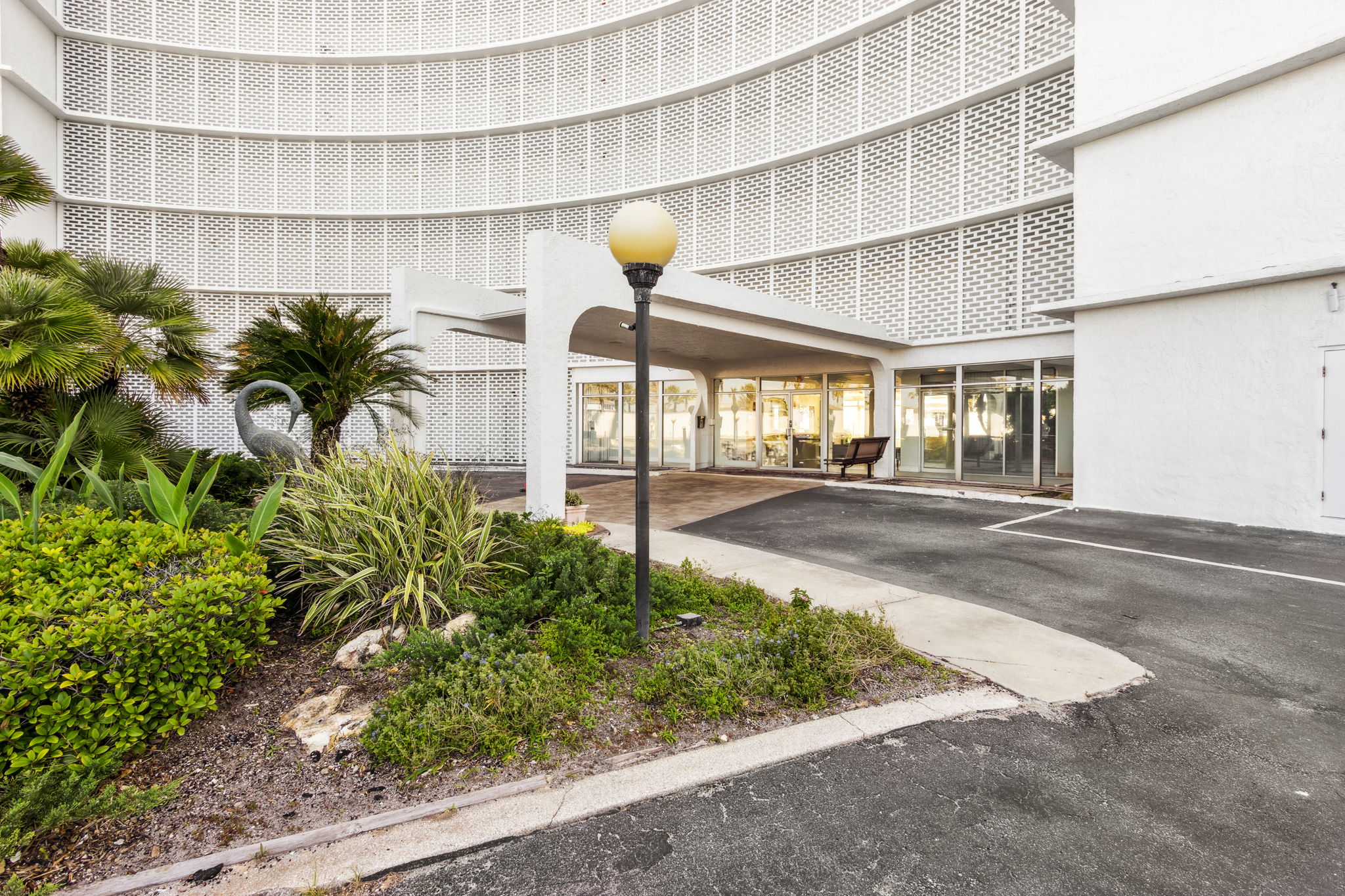 1601 Ocean Drive South - 907